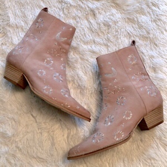 “NEW” Free People Bowers Embroidered Boot - Picture 5 of 13